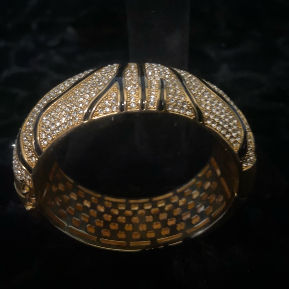 Elegant Gold and Silver Bracelet with crystals - Picture 3 of 3